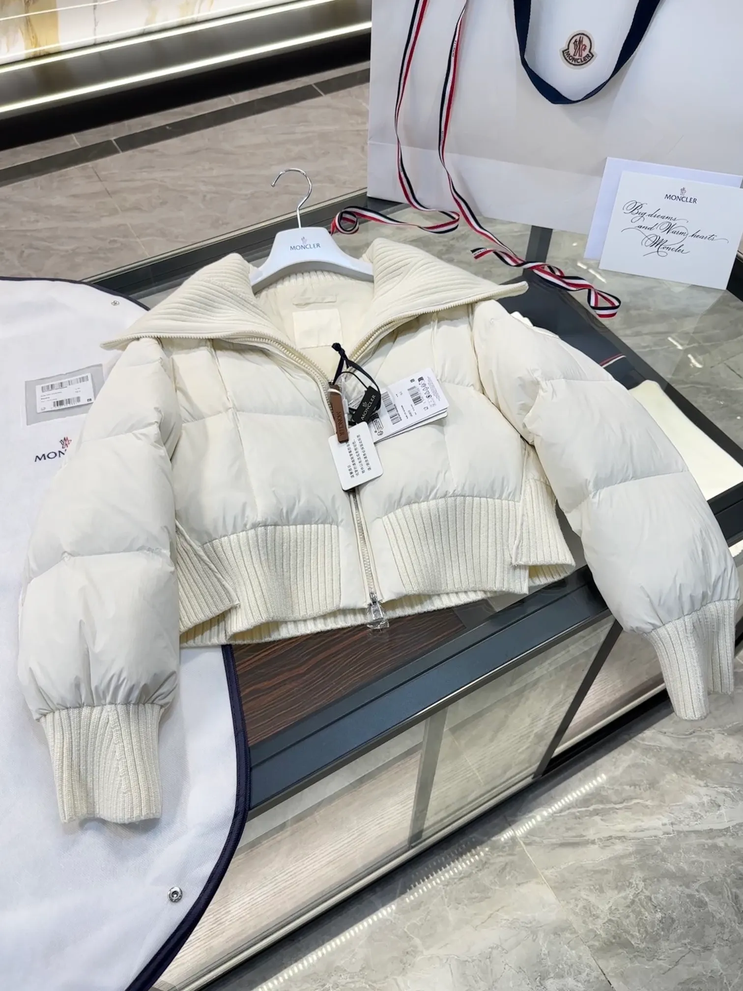 Moncler Jadeite/ 24 New Arrival . .